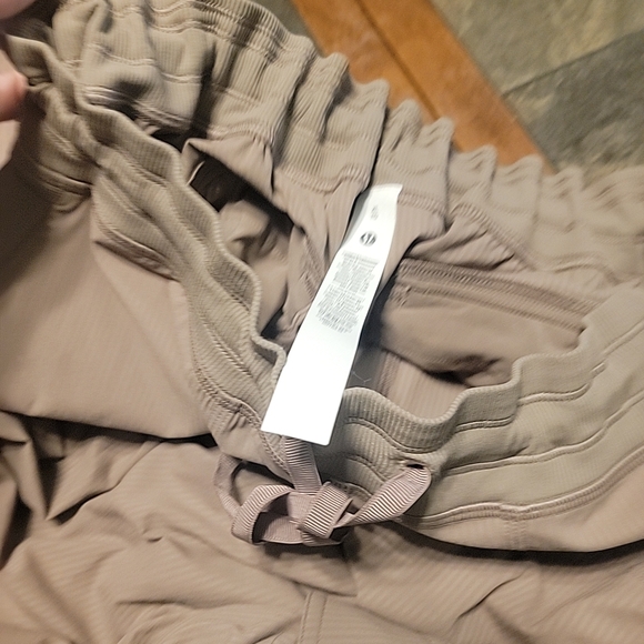 Lululemon Dance Studio Relaxed Fit Mid-Rise Cargo Pants TAUPETASTIC Sz XL - Picture 8 of 13